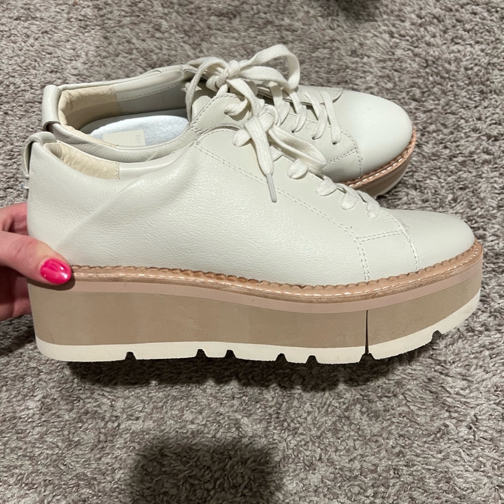Dolce Vita Toyah Sneakers White Leather Size 7.5 Never Been Worn (no box)